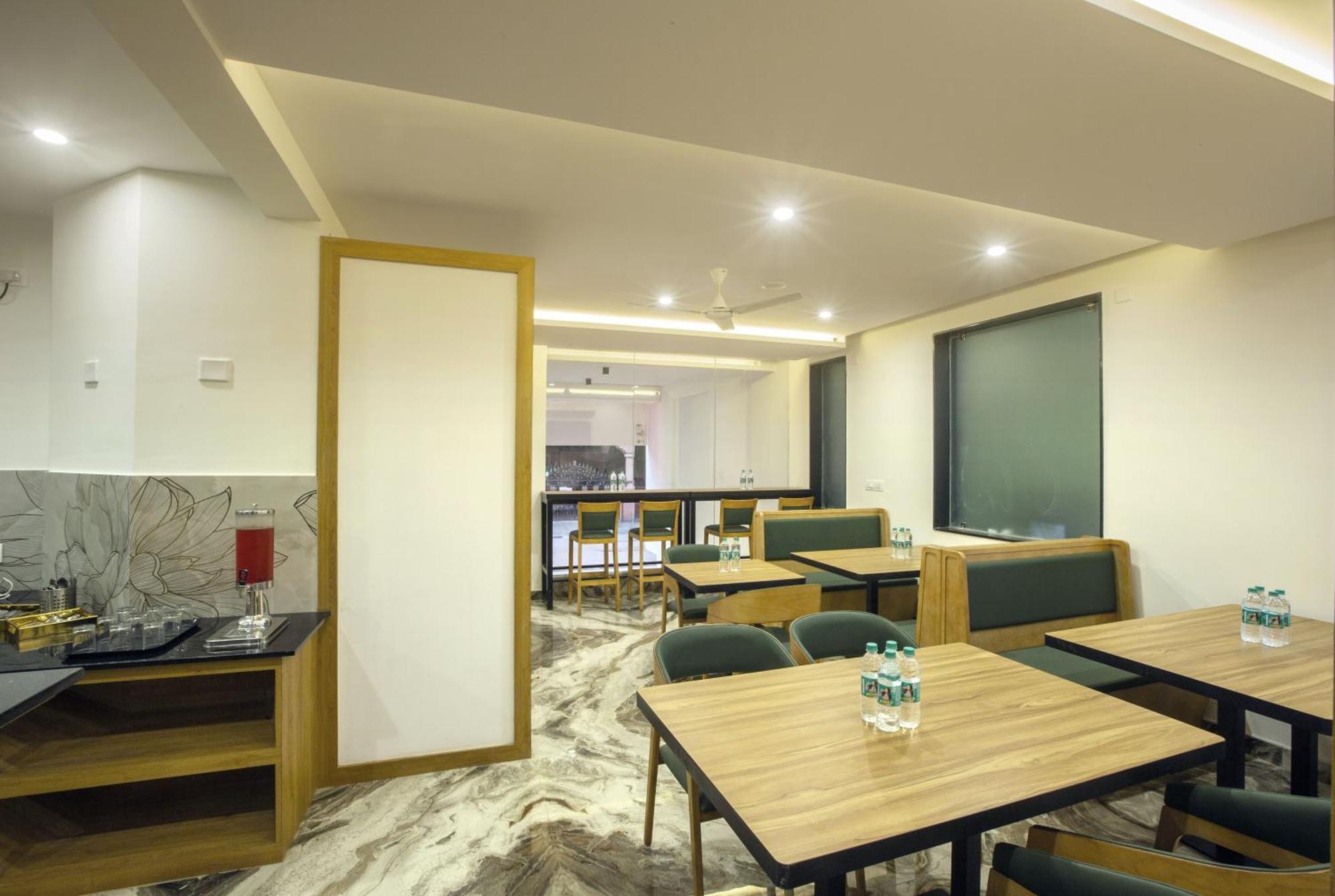 Hotel Sterling Plaza- Bangalore International Airport Dod Jala Dış mekan fotoğraf