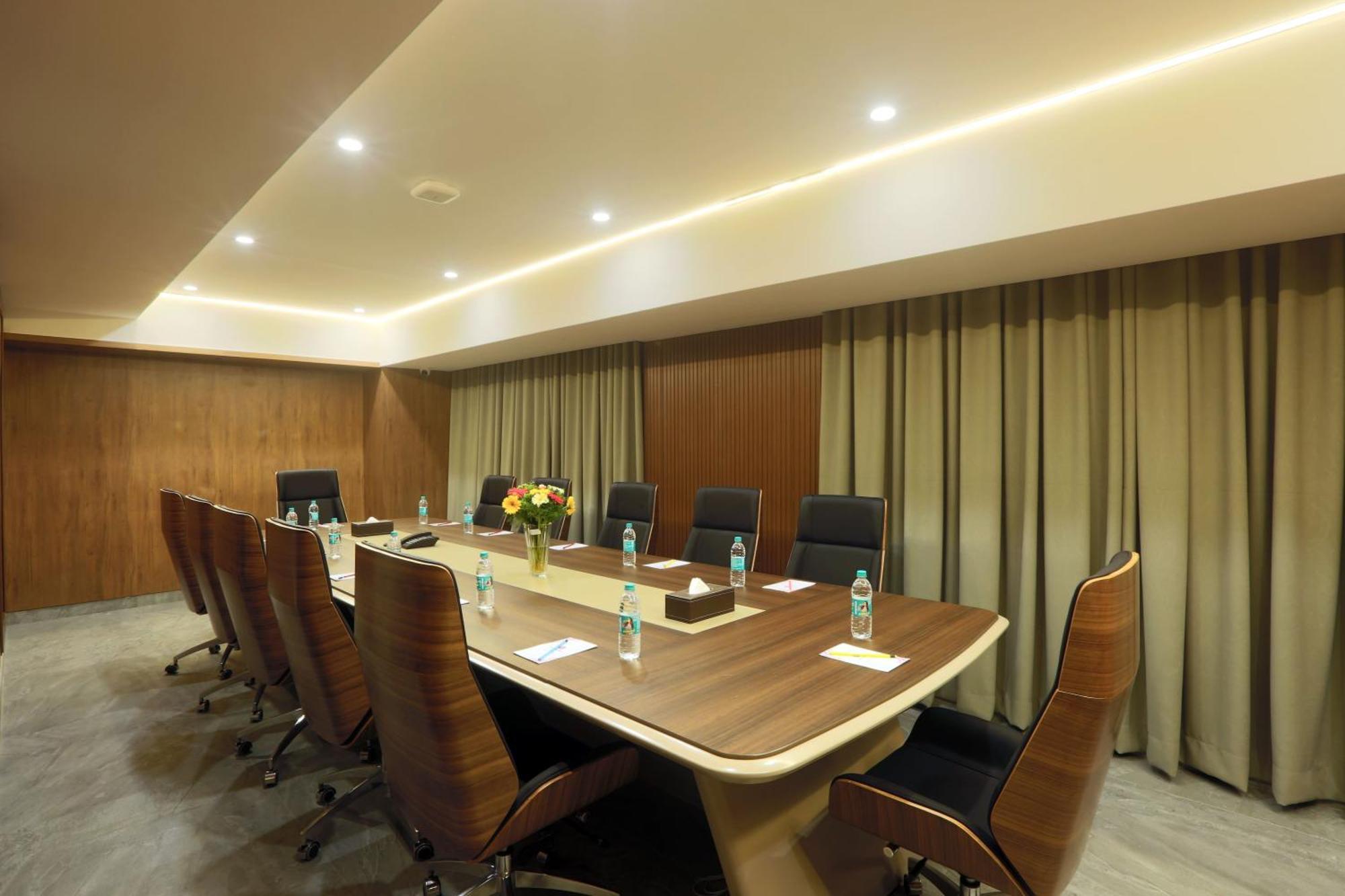 Hotel Sterling Plaza- Bangalore International Airport Dod Jala Dış mekan fotoğraf